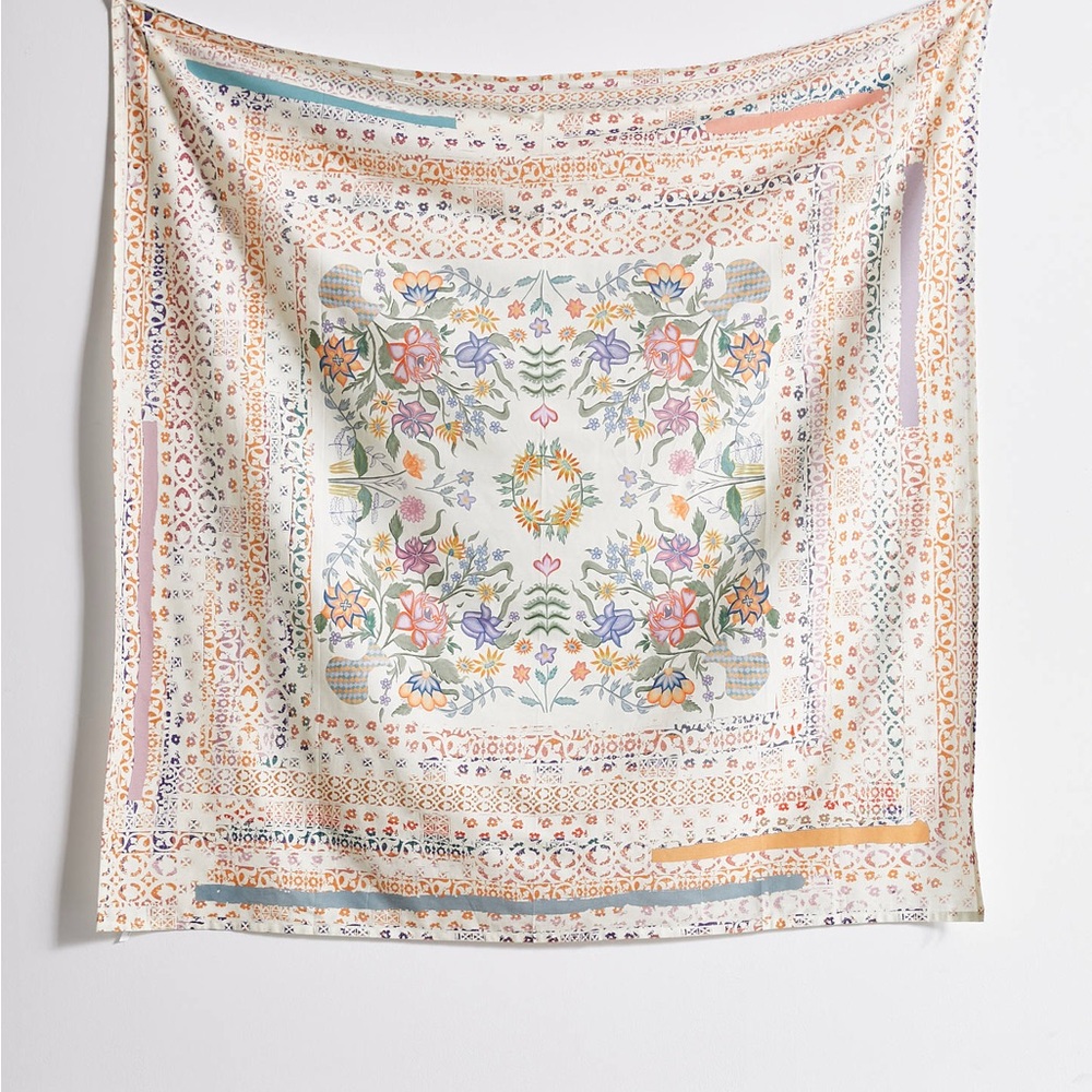 Marguerite Tapestry Tabelclorh  Spring Floral Boho Vintage Design
 60 X  60